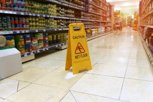 Accidentes por resbalón y caída en el supermercado